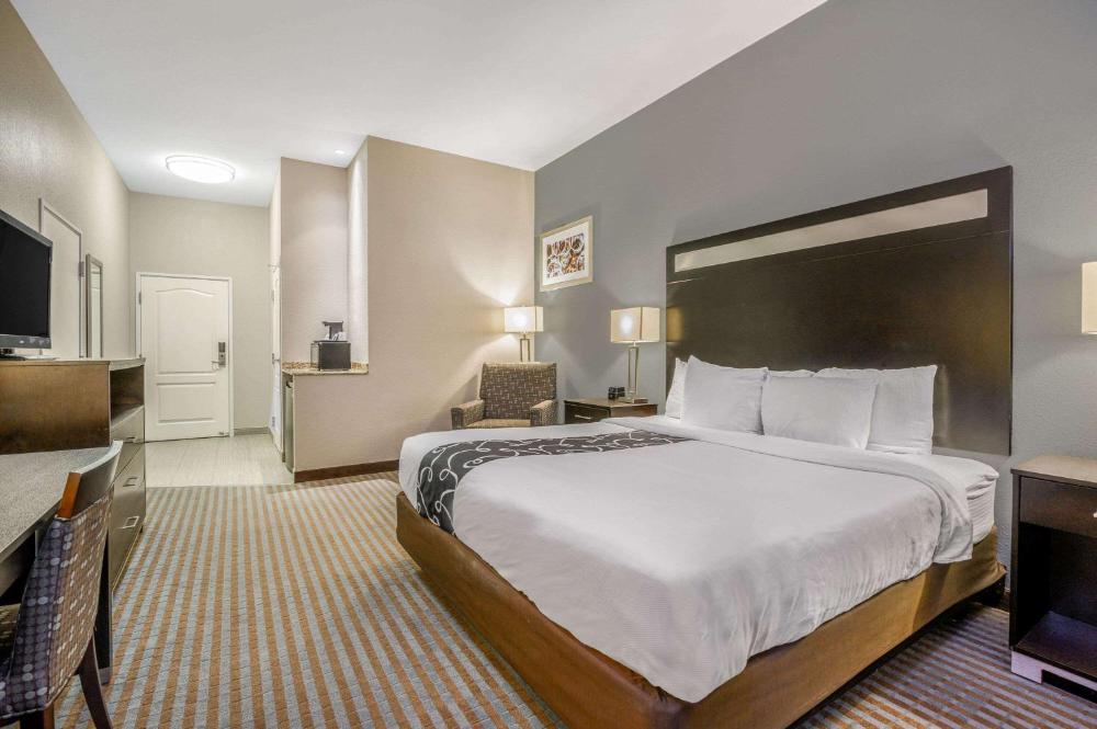 King Room - Mobility Access/Non-Smoking interior
